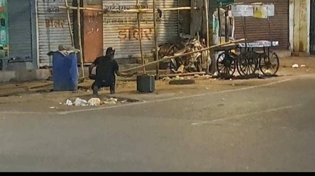 पटना जंक्शन के पास से लावारिस सूटकेस बरामद, मची अफरा तफरी, पुलिस कर रही है जांच