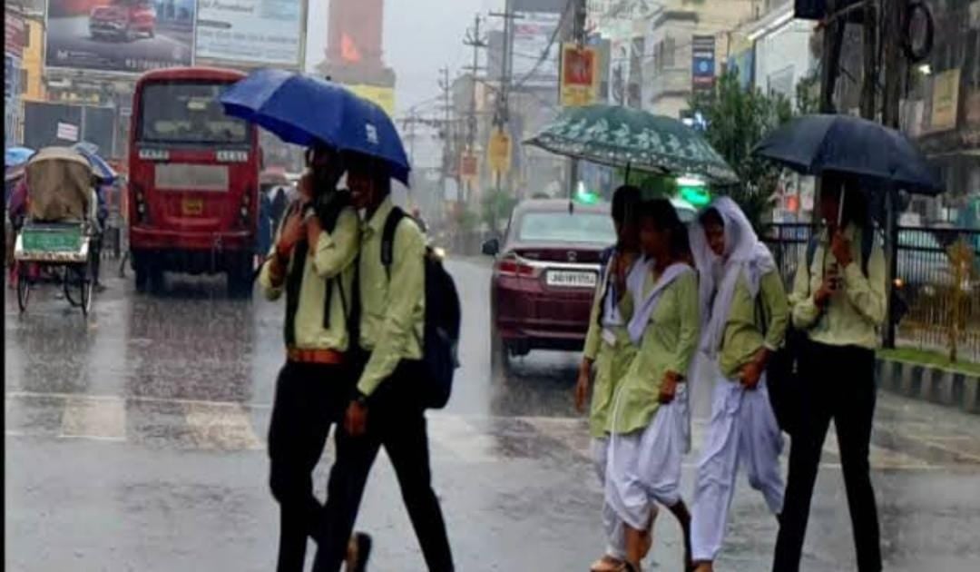 Weather Forecast: झारखंड के कुछ हिस्सों में आज भी होगी बारिश ! 27 अप्रैल तक हीट वेव को लेकर Yellow अलर्ट जारी
