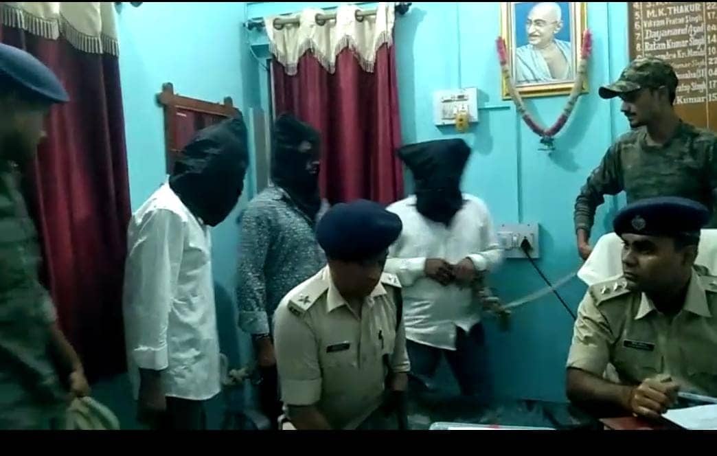 देवघर: आपराधिक इतिहास वाले तीन शातिर चढ़ें पुलिस के हत्थे, जेल से बाहर आने के 48 घंटे बाद फिर सलाख़ों के पीछे गया बउआ सिंह