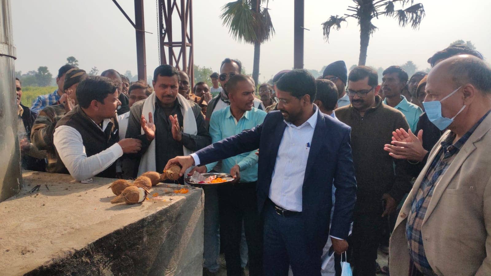 ऑयल एक्सट्रैक्शन प्लांट का आयुक्त न उपायुक्त ने किया उद्घाटन, औषधीय पौधे की खेती करने का दिया सलाह