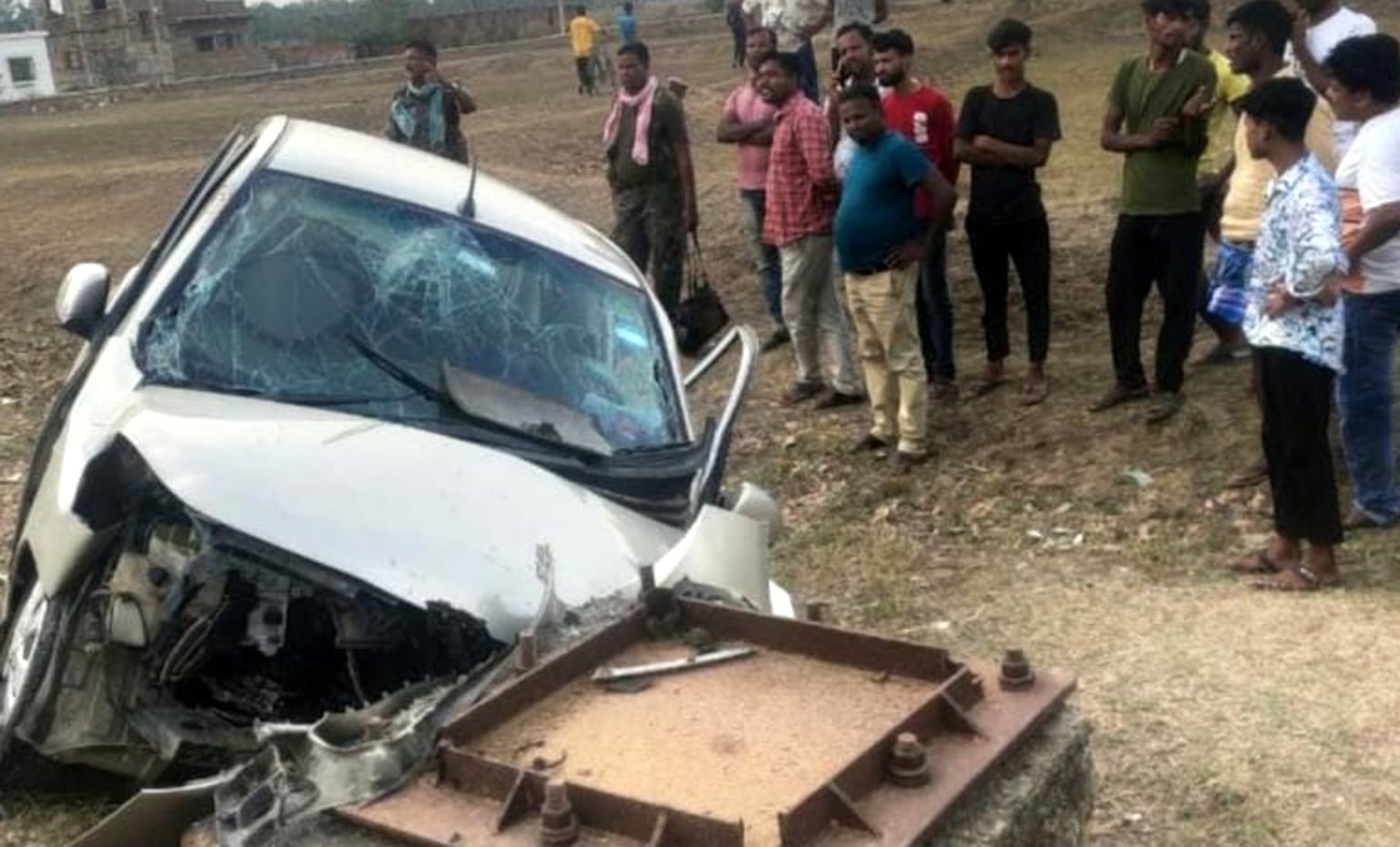 दुमका : सड़क दुर्घटना में विश्व भारती विश्वविद्यालय के अध्यापक, उनकी पत्नी व पुत्री घायल