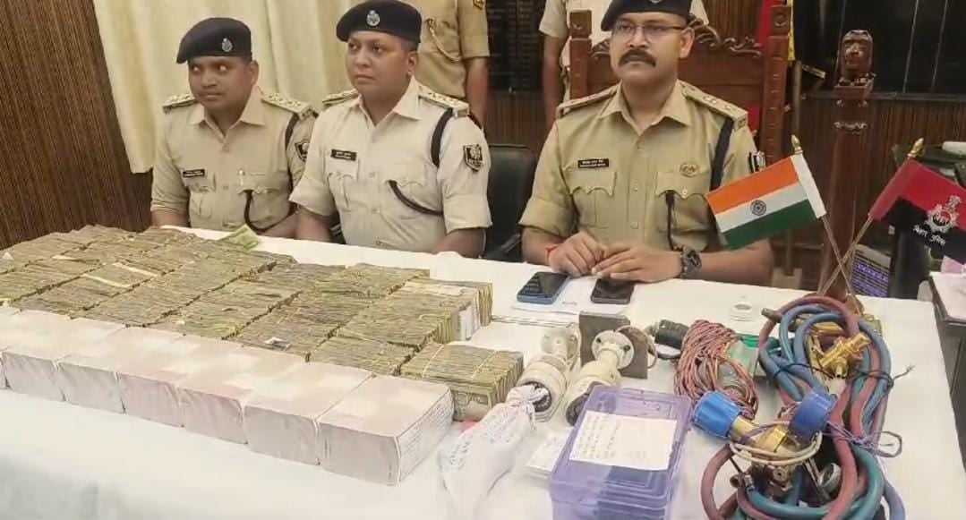 Bihar News:नेपाल में डकैती के बाद बिहार में पनाह ले रहे अपराधी , मोतिहारी पुलिस की कार्रवाई में बड़ा खुलासा