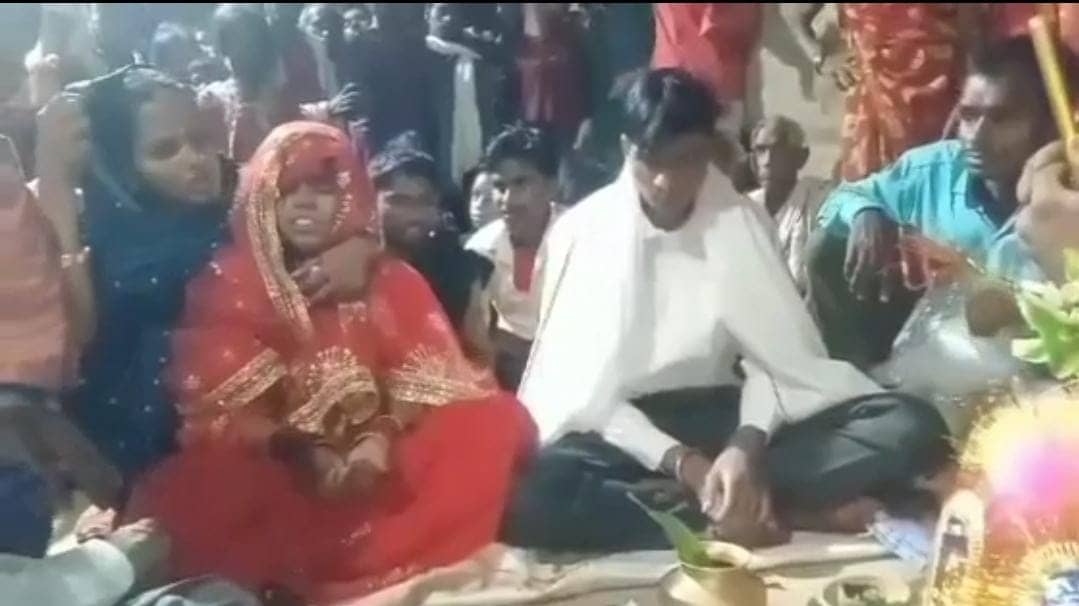 Bihar: प्रेमिका के गांव मिलने पहुंचा प्रेमी, जब गांव वालों ने पकड़ा तो जानिए फिर हुआ