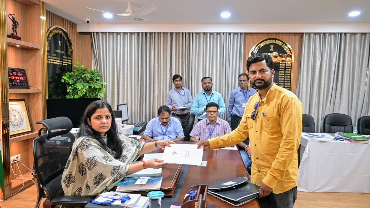 धनबाद लोकसभा : अंतिम दिन दस उम्मीदवारों ने भरा पर्चा, कल होगी स्क्रूटनी