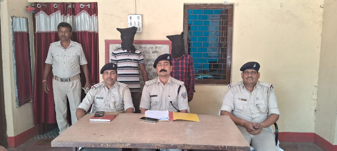 Crime News : प्रेमिका से मिलने पहुंचा था प्रेमी, रेंगेहाथ पकड़ने पर लड़की के परिवार वाले ने कर दी हत्या, जाने कहां का है ये मामला