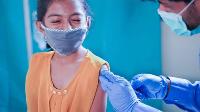 देश में 12 से 18 साल के बच्चों के लिए मिली वैक्सीन की मंजूरी, emergency में दी जाएगी वैक्सीन