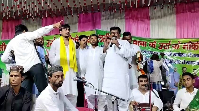 मधुपुर नगर परिषद के उपाध्यक्ष जियाउल हक करेंगे अभिषेक का समर्थन, निर्दलीय उम्मीदवार के पक्ष में लगातार समर्थकों की संख्या बढ़ने से चुनाव हुआ दिलचस्प