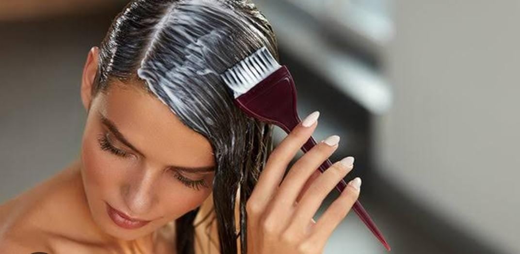 Hair Tips: रुक गई है हेयर ग्रोथ, तो ट्राई करें घर पर बना मुलेठी का यह हेयर मास्क