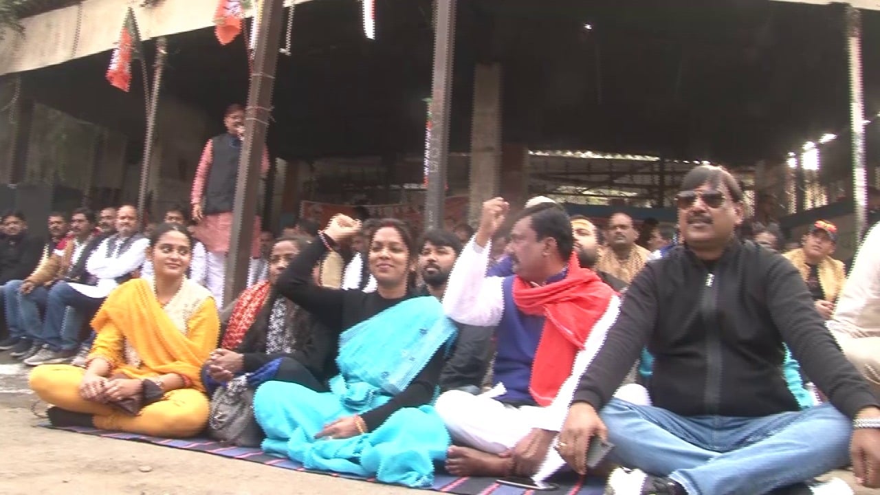 2 वर्ष में हेमंत सरकार विफ़ल साबित हुई, भाजपा ने किया धरना प्रदर्शन