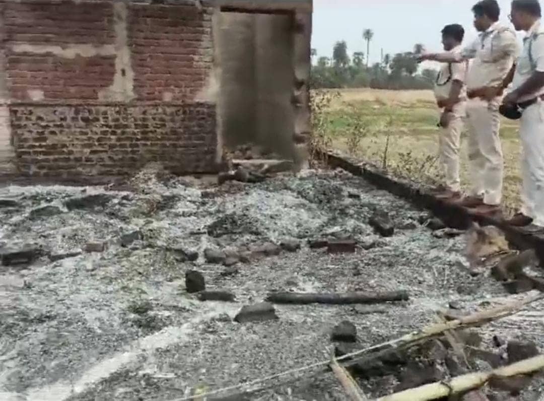 Breaking:गोड्डा में अधजला शव मिलने से फ़ैली सनसनी, जांच में जुटी पुलिस