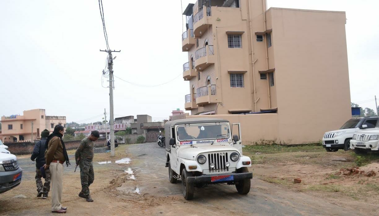 बिग ब्रेकिंग : वाहन रिकवरी एजेंट के घर NIA की रेड