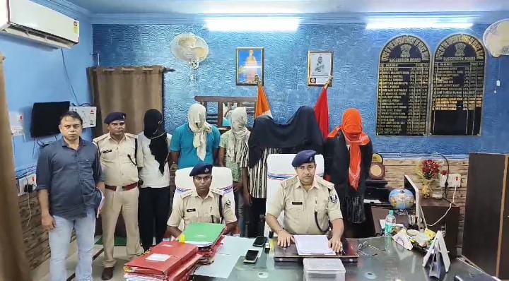 बक्सर में सात लाख की शराब के साथ दो पुलिसकर्मी और चार तस्कर गिरफ्तार, उत्तर प्रदेश से लायी जा रही थी शराब