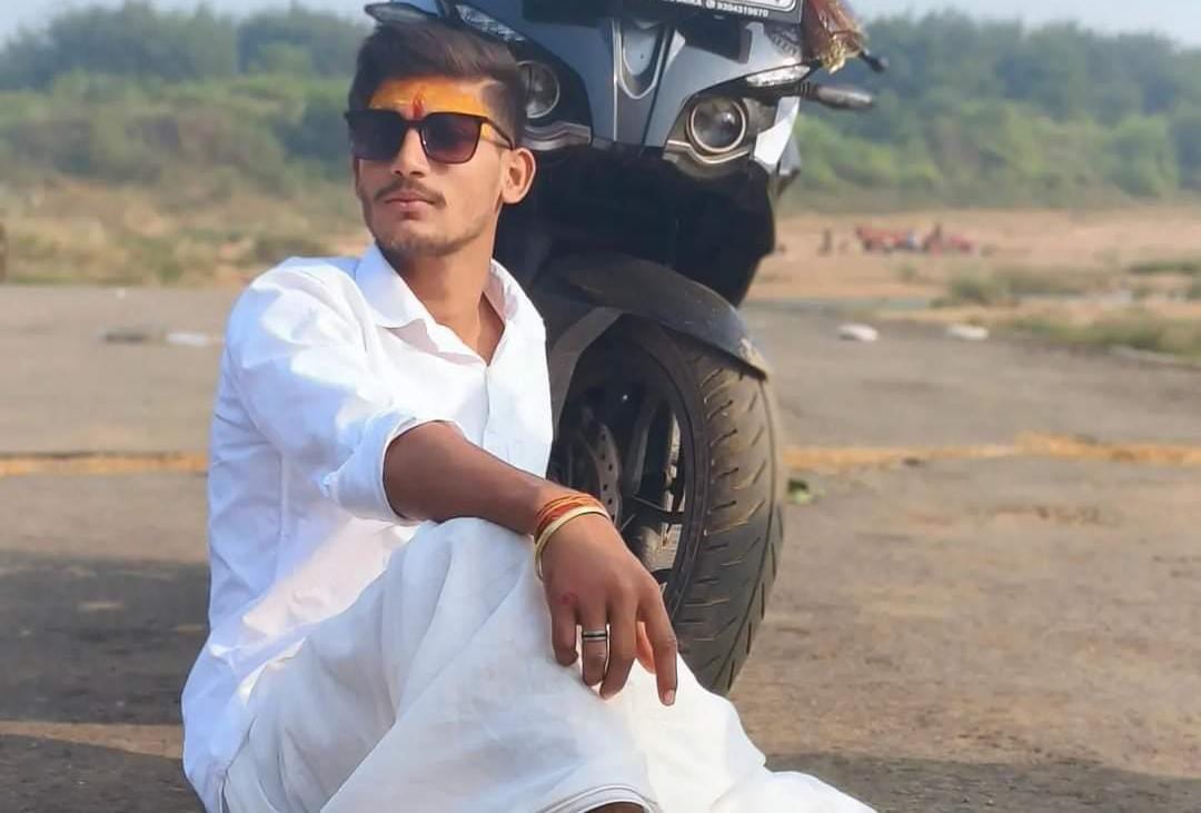 दुमका:शोरूम में गार्ड की नौकरी करने वाले पिता जब लाडले को नहीं दे पाए महंगा फोन, तो बेटे ने कर दिया ये काम