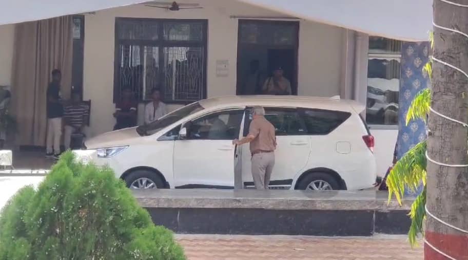 Big Update : नीट पेपर लीक मामले में CBI ने स्थानीय रिपोर्टर को हिरासत में लिया, डॉ एहसानुल हक का करीबी बताया जा रहा पत्रकार