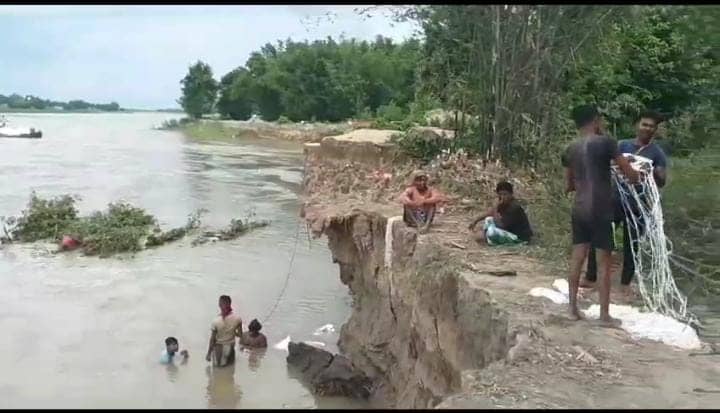 मानसून के आते ही आखें दिखाने लगी कोशी और गंगा नदी! पूर्णिया, कटिहार और पश्चिमी चंपारण में बाढ़ का खतरा