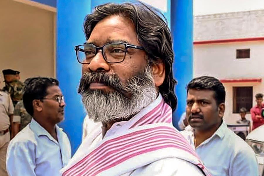 कुछ देर में शुरू होगी विधायक दल की बैठक, क्या झारखंड में होने वाला है कुछ बड़ा!
