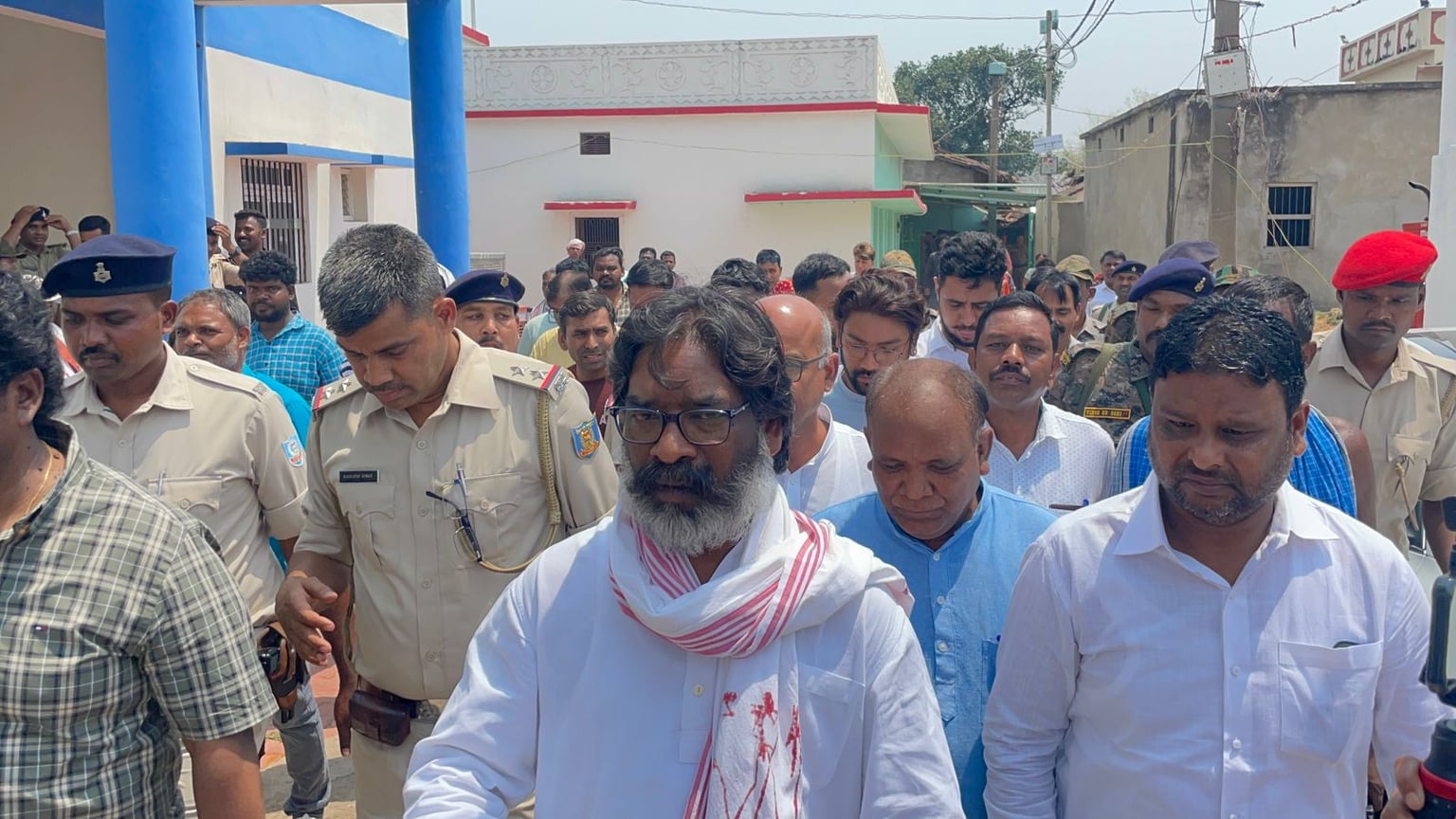 BIG BREAKING: शाम 5 बजे हेमंत लेंगे शपथ, राजभवन में तैयारी पूरी