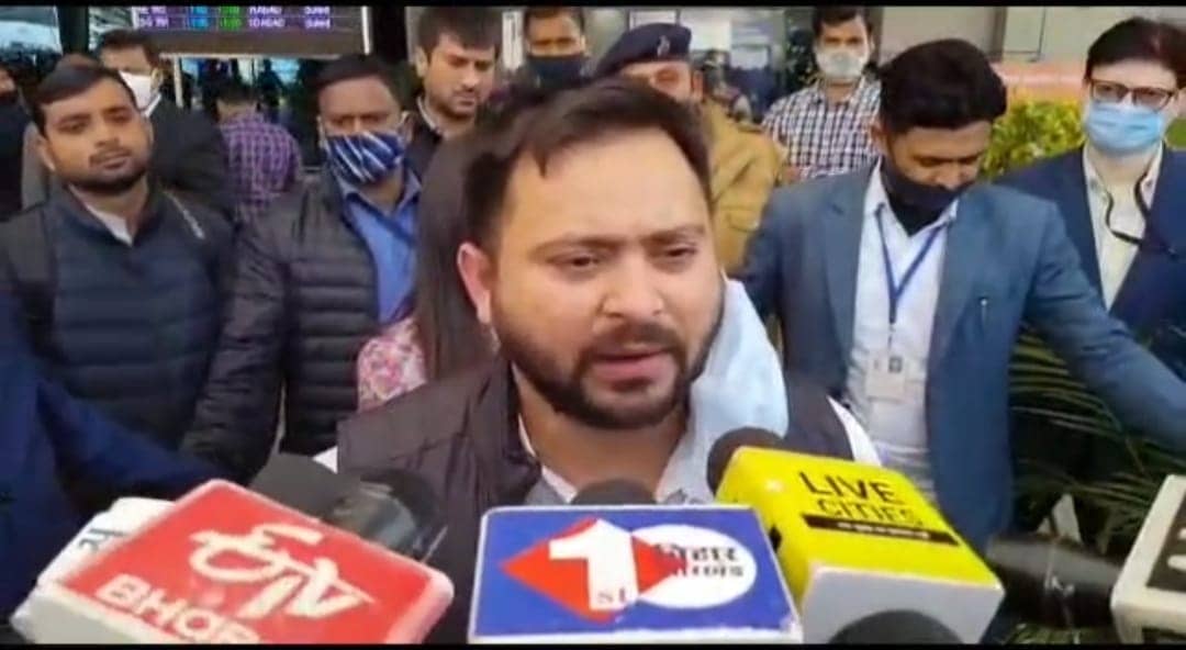 तेजस्वी ने फिर सीएम पर बोला हमला, कहा- उनके ज्ञान पर आती हंसी