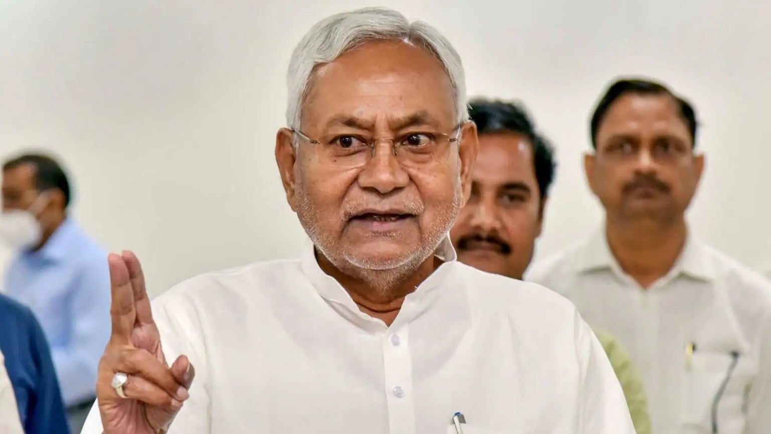 बिहार : बैंक पासबुक की तरह अब लोगों के पास होगी अपनी जमीन की पासबुक, नहीं पड़ेगी भूमि सर्वेक्षण की जरूरत