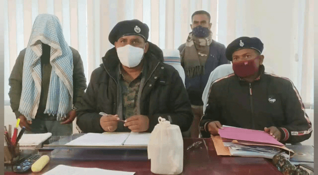 करोड़ों के ब्राउन शुगर के साथ एक धराया