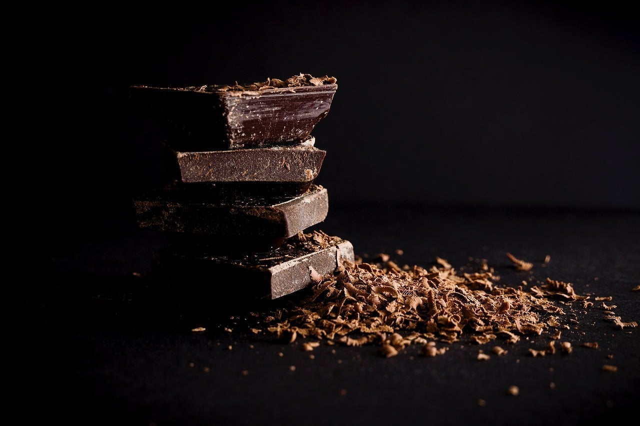 World Chocolate Day : 1500 साल पहले यूरोप में बनी थी दुनिया की पहली चॉकलेट, जाने चॉकलेट खाने के फायदे
