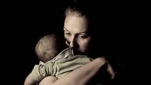 मां बनने के बाद महिलाओं में बढ़ रहा पोस्टपार्टम डिप्रेशन का खतरा, कई एक्ट्रेसेस भी हो चुकी हैं इसका शिकार, जानिए क्या है यह मानसिक बीमारी