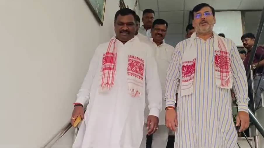 महुदी में क्यों हो रहा बवाल, अब पुलिस प्रशासन पर विपक्ष ने उठाया सवाल, DGP से की बर्खास्त करने की मांग