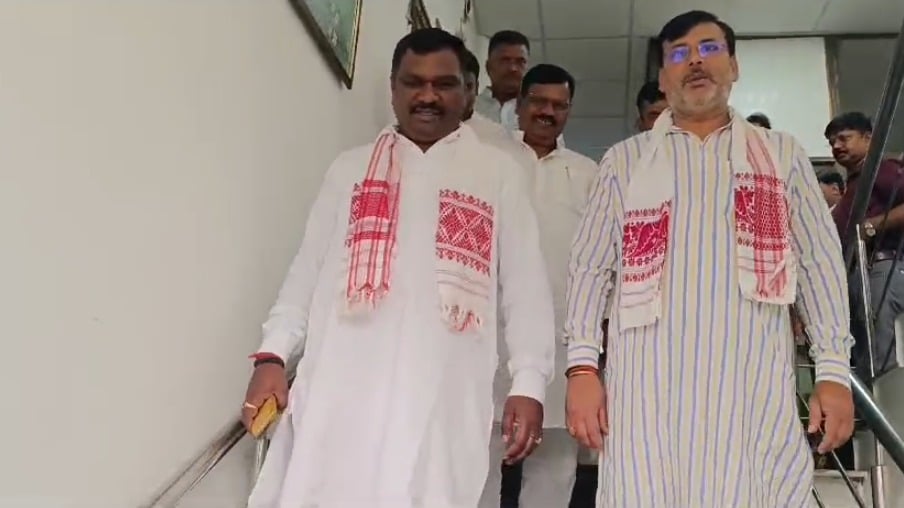 महुदी में क्यों हो रहा बवाल, अब पुलिस प्रशासन पर विपक्ष ने उठाया सवाल, DGP से की बर्खास्त करने की मांग