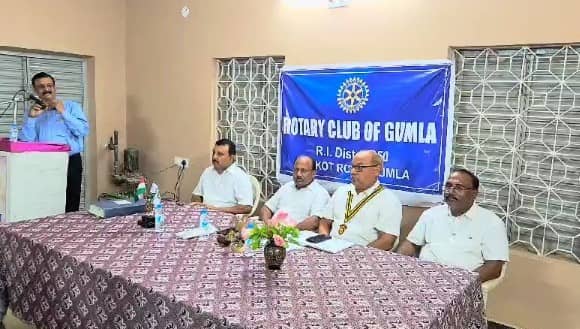 पुलिस ने चोरी हुए 25 लाख के जेवर किए बरामद, ग्रामीणों ने पुलिस पदाधिकारियों को सम्मानित कर जताया आभार