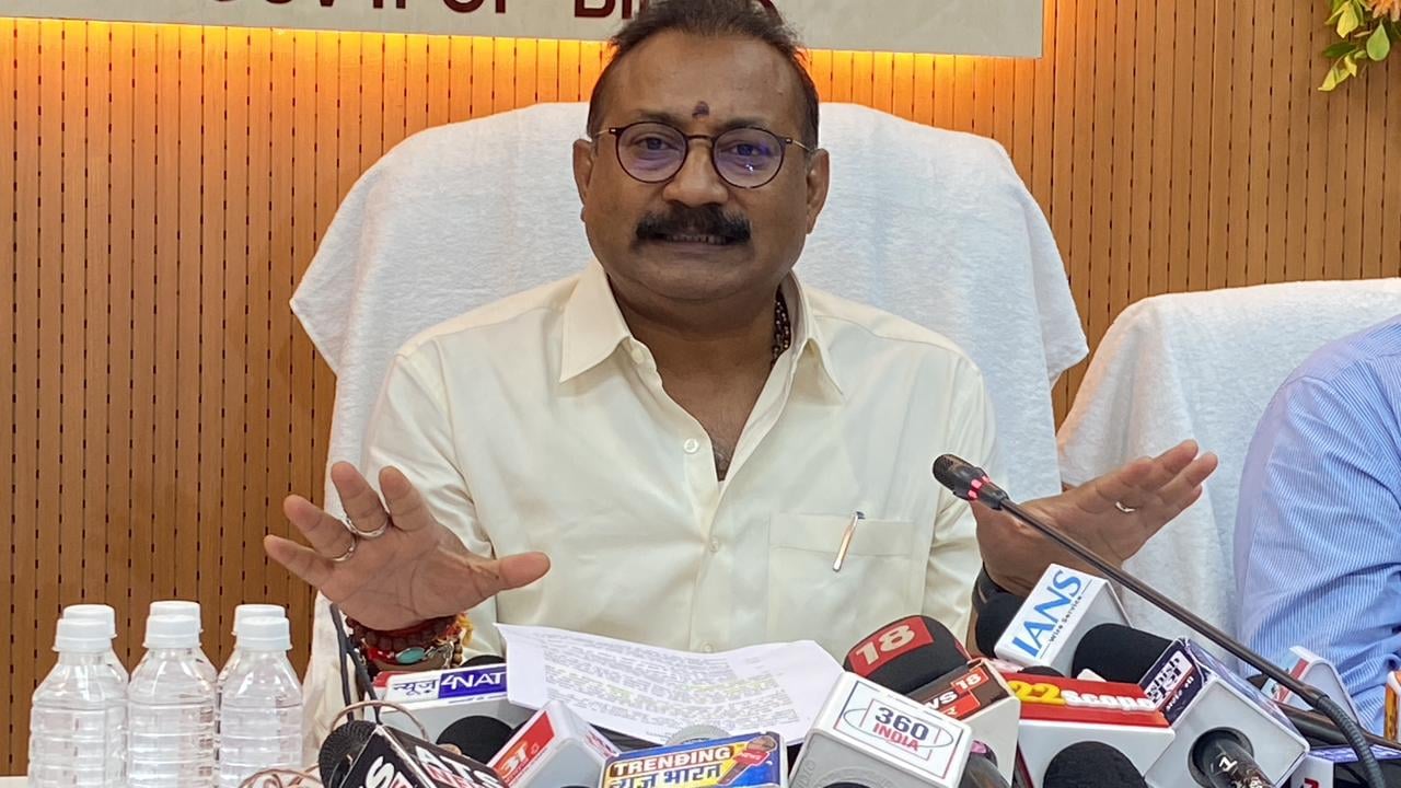 BIHAR NEWS: लालू यादव के हेल्थ कार्ड वाले बयान पर आग बबूला हुए अशोक चौधरी, तेजस्वी को कह दी बड़ी बात