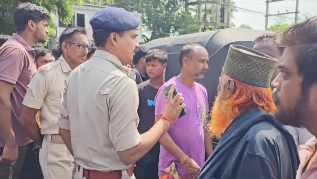 Dhanbad: नहीं थम रहा रफ़्तार का कहर ,बस ने स्कूली बच्ची को रौंदा, मौके पर मौत