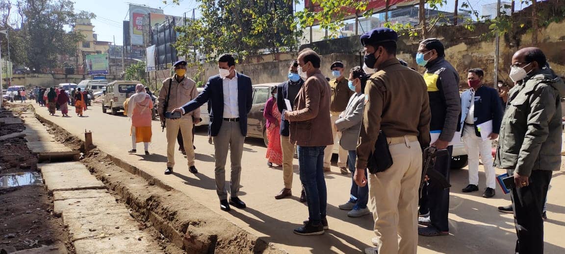 कोरोना का बढ़ता खौफ : डीसी ने सदर अस्पताल का लिया जायजा, बेड बढ़ाने का दिया निर्देश