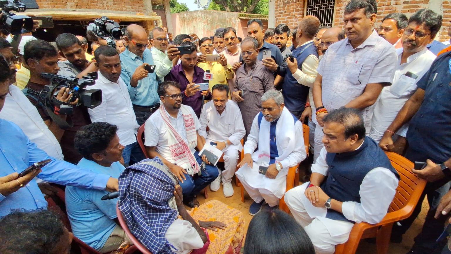 आदिवासी मुख्यमंत्री गरीब आदिवासी बेटे चौहान हेंब्रम के हत्यारे को दे रहा संरक्षण: हिमंता