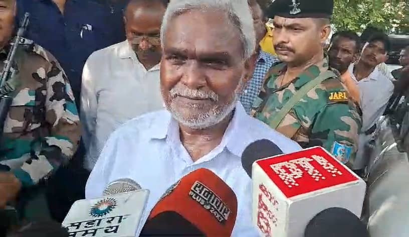 JHARKHAND POLITICS:-झामुमो से निराश चंपाई सोरेन बनाएंगे नई पार्टी, दिल्ली से लौट सरायकेला में कार्यकर्ताओं से साथ की बैठक