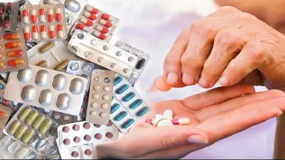Medicine Ban: अगर आप भी इन दवाओं का कर रहे सेवन तो हो जायें सावधान! सरकार ने 156 दवाओं पर लगाया बैन, जानिए वजह