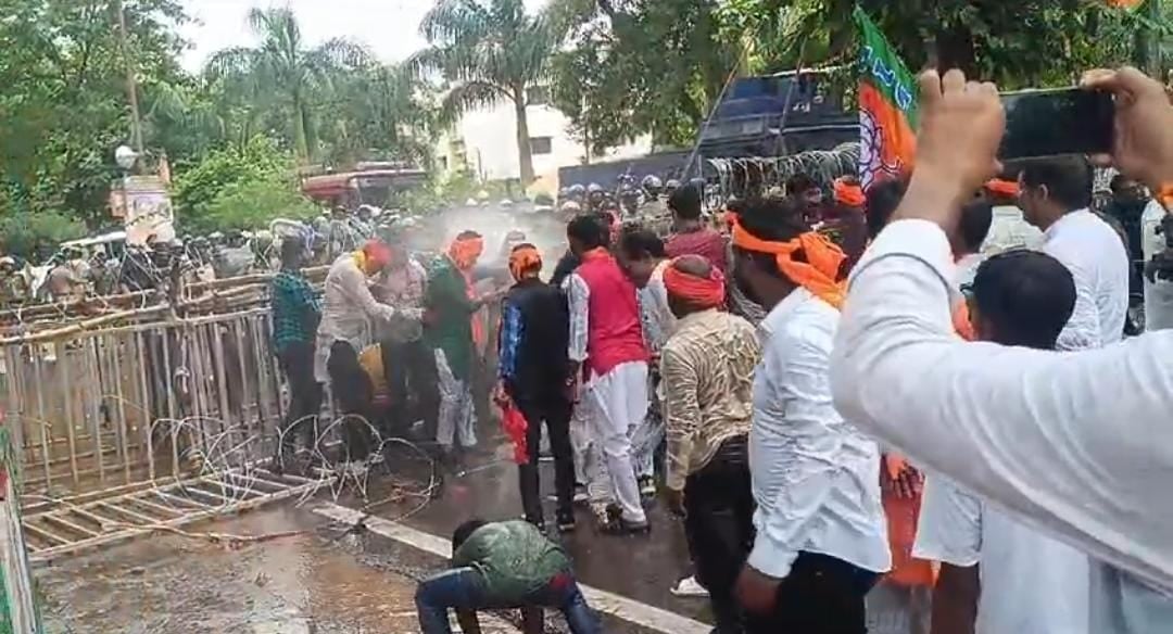 आक्रोश रैली: रांची पुलिस और भाजपा नेता के बीच शुरू हुआ ट्वीटर वॉर, देखिए पुलिस ने बाबूलाल मरांडी को क्या दिया जवाब