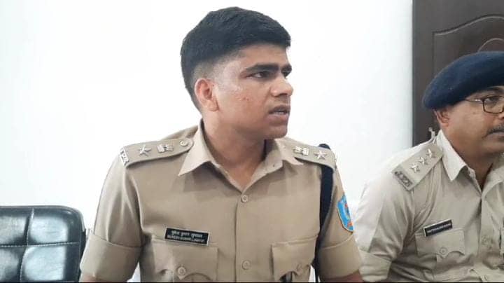 Saraikela: दो हत्याकांड के मुख्य गवाह सुभाष प्रमाणिक फायरिंग केस का पुलिस ने किया उद्भेदन,मामले में चार आरोपी गिरफ्तार