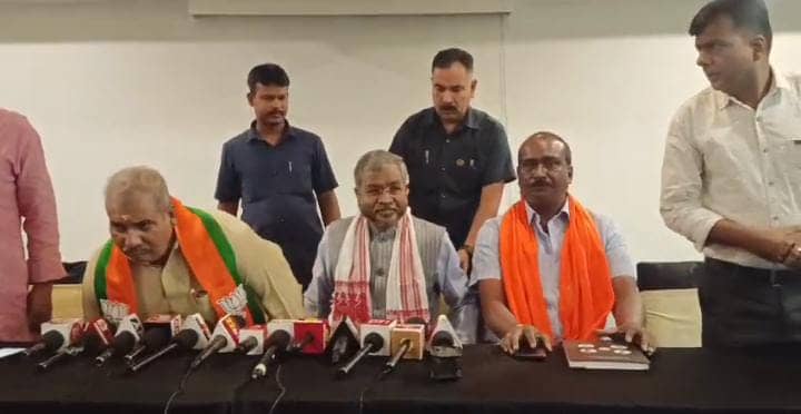 जमशेदपुर:बाबूलाल मरांडी का झारखंड सरकार पर जोरदार हमला,कहा- मईया सम्मान योजना का प्रलोभन देकर महिलाओं को ठग रही है सरकार