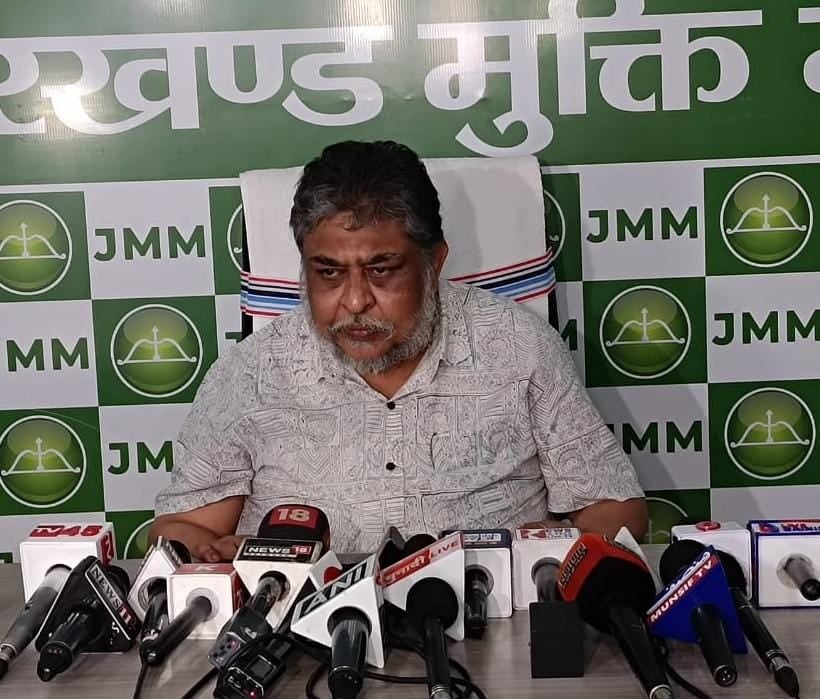 झामुमों का भाजपा पर हमला, कहा- यह लोग सरकारी कार्यक्रम को कर रहे पार्टी कार्यक्रम में तब्दील