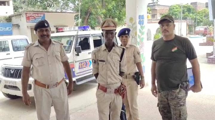 Bihar: वर्दी पहनकर धौंस जमानेवाले को पुलिस ने दबोचा, पढ़ें पूछताछ में क्या खुलासा हुआ