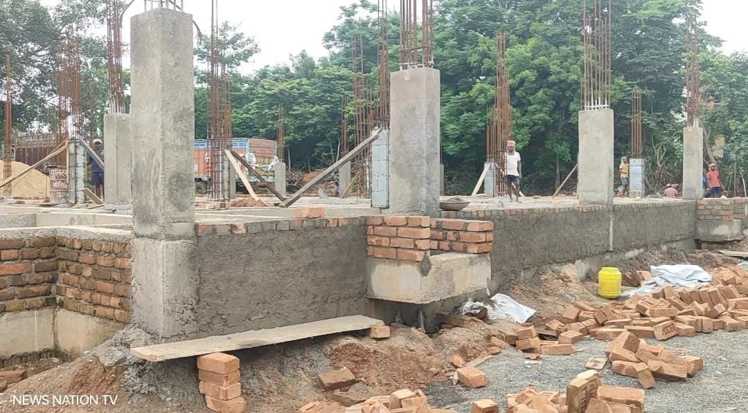 साहिबगंज: बोरियो थाना परिसर में बन रहे बिल्डिंग निर्माण कार्य में एजेंसी के द्वारा बरती जा रही है घोर अनिमियता, एक्शन में विभागीय अधिकारी