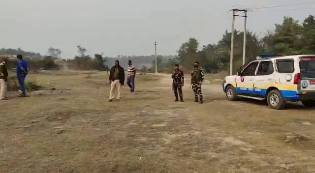 मैथन थाना और ईसीएल की टीम ने संयुक्त रूप से की छापेमारी, कोयला किया गया जब्त