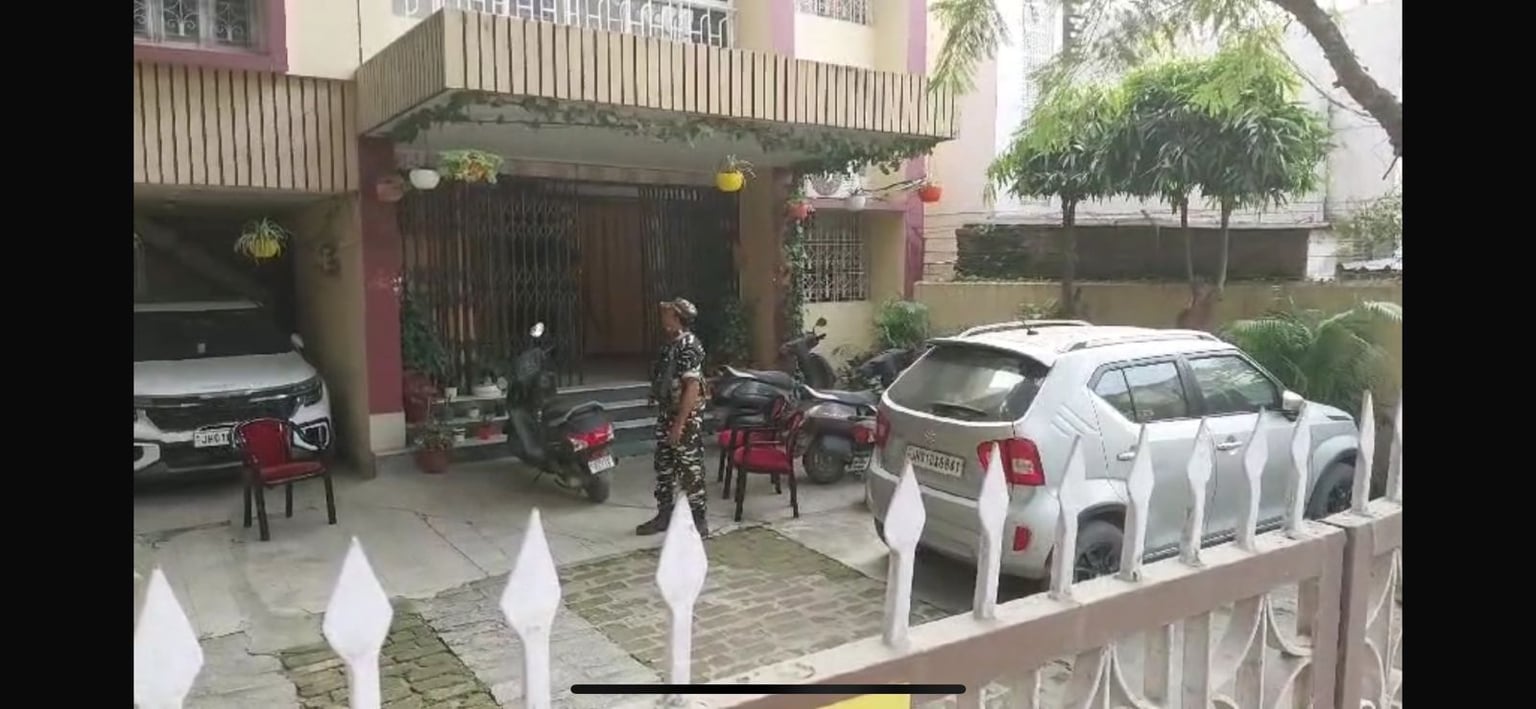 ED ACTION: मंत्री के PS, IAS और कारोबारी के ठिकाने पर छापेमारी, जानिए किस मामले में चल रही रेड