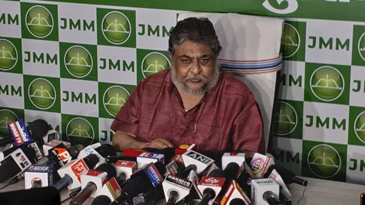 लोकतंत्र को बेचने में लगी भाजपा और चुनाव आयोग! झामुमो ने बताया EC और भाजपा को बंटी-बबली