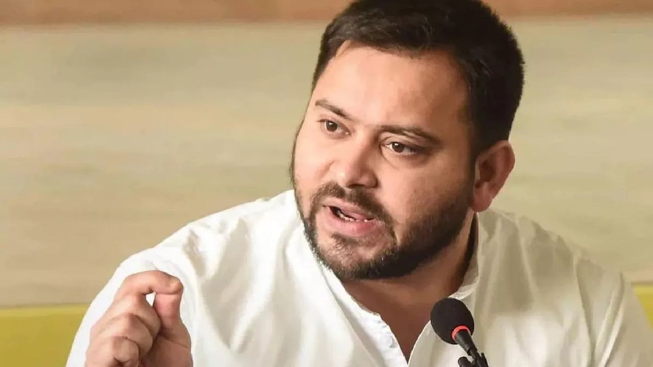 Big Breaking: राजद और झामुमो में ठन गई, हेमंत से मुलाकात करने नहीं गए तेजस्वी, होटल में कार्यकर्ताओं के साथ कर रहे बैठक