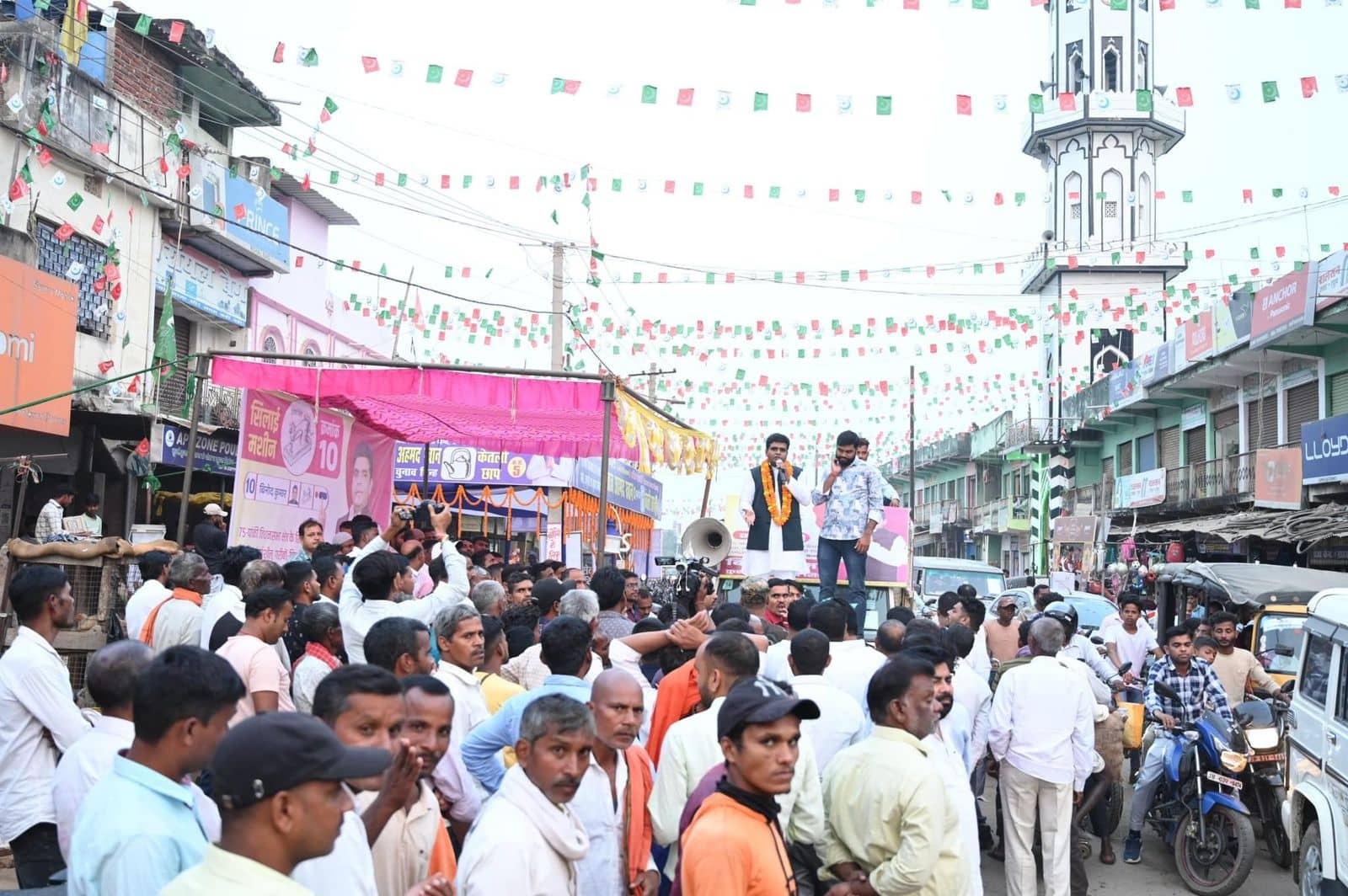 विनोद के समर्थन में उमड़ा जनसैलाब, कहा- जनता का विश्वास और साथ का भरोसा, भरी जीत की हुंकार