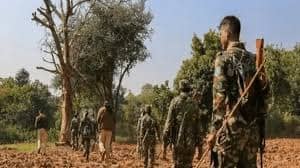 नक्सलियों ने शुरू की खूनी क्रांति की शुरूआत, पुलिस मुख्यालय ने सभी जिलों के एसपी को किया अलर्ट