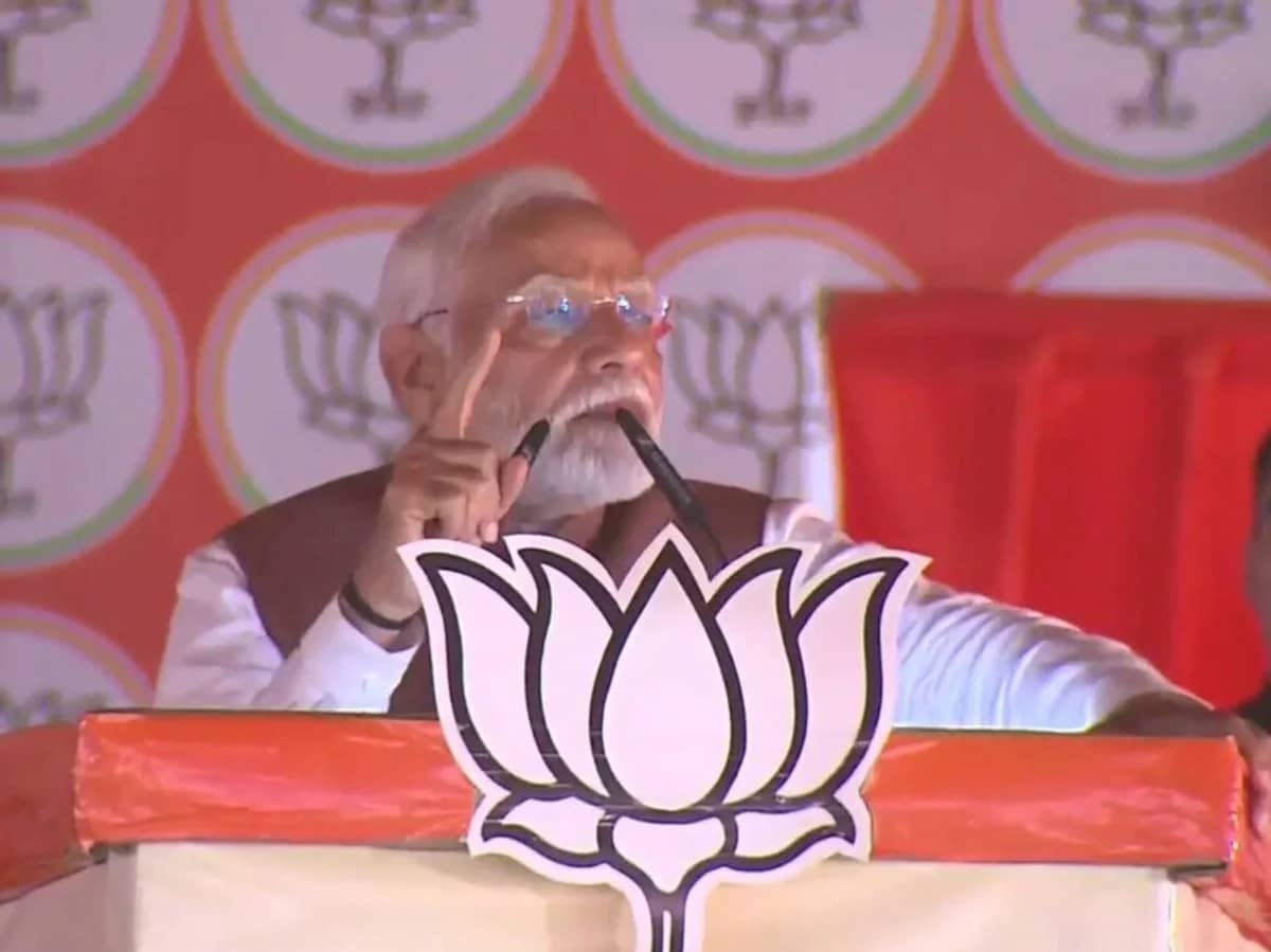 संथाल के सारठ में आज पीएम ने कैसे कांग्रेस -झामुमो को घेरा,पढ़िए इस रिपोर्ट में