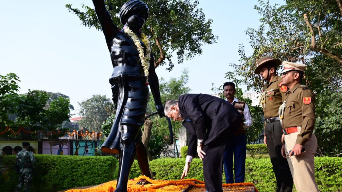 झारखंड स्थापना दिवस पर राज्यपाल ने दी भगवान बिरसा मुंडा को श्रद्धांजलि, मुख्यमंत्री हेमंत सोरेन ने राज्यवासियों को दी बधाई