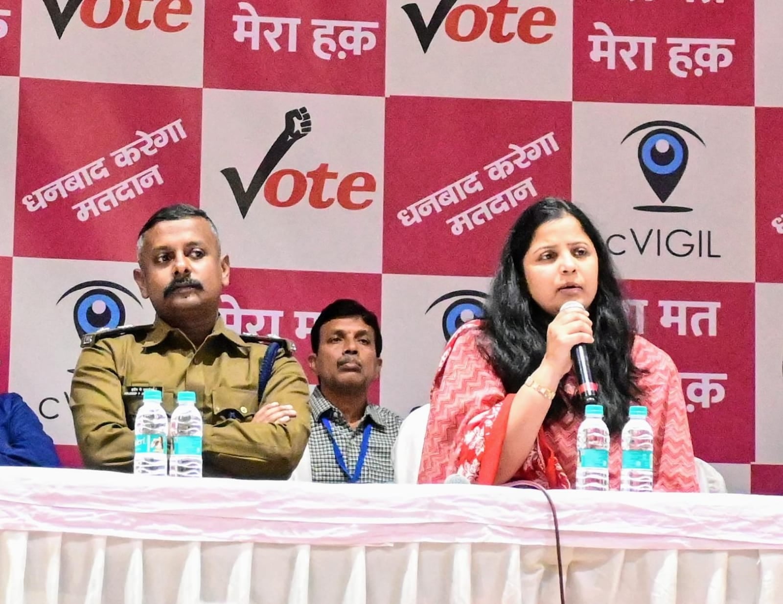 Dhanbad!!डिस्पैच सेंटर से ईवीएम जमा होने तक कुछ इस ढंग से किये गए है सख्त इंतजाम